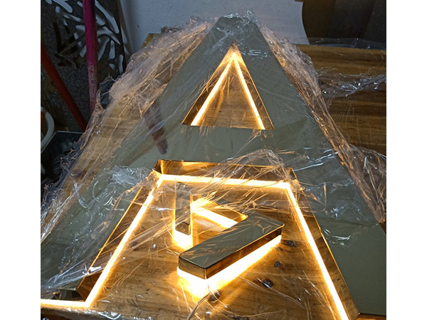 精工背打光字19